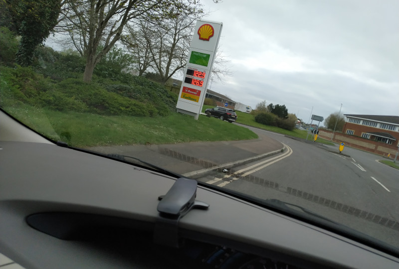 Üzemanyagtöltő állomás - Shell - Waitrose & Shell